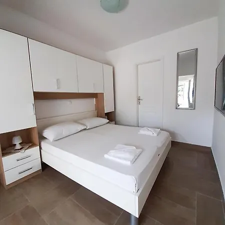 Apartment Nina Rovinj Exterior photo