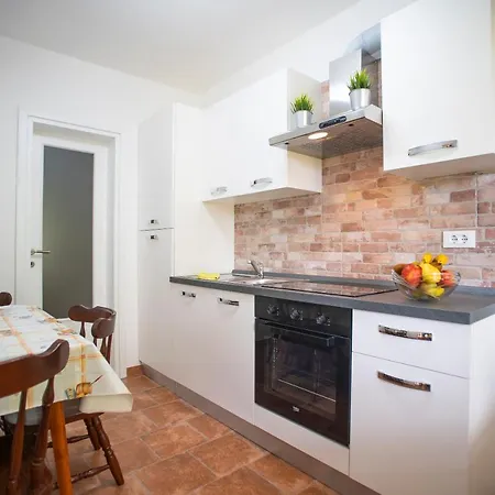 Apartment Nina Rovinj Exterior photo
